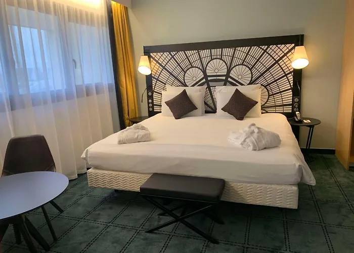 Hotell Mercure Paris Porte De Versailles Expo 4*