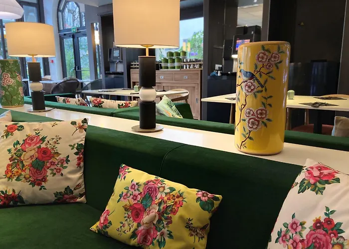巴黎凡尔赛门展览中心美居酒店 4*