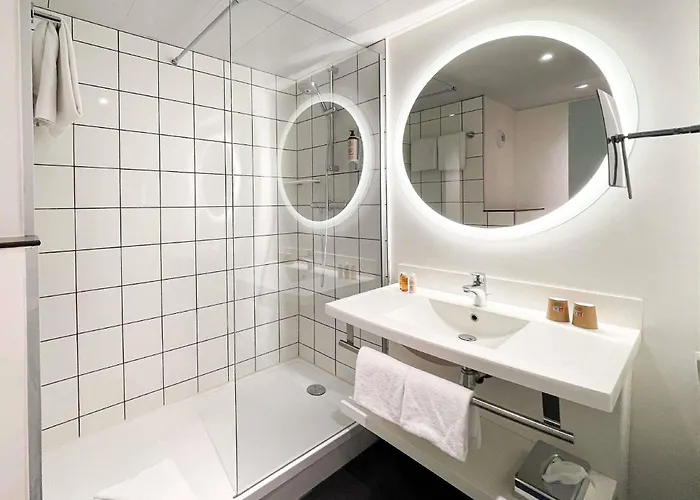 Hotell Mercure Paris Porte De Versailles Expo 4*