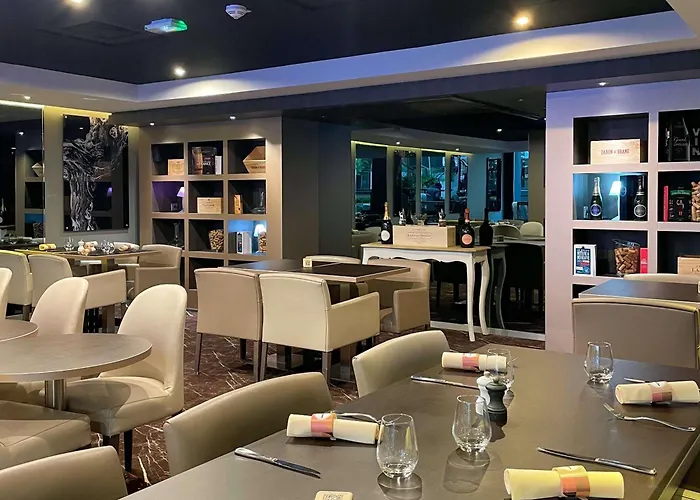 巴黎凡尔赛门展览中心美居酒店 酒店 4*